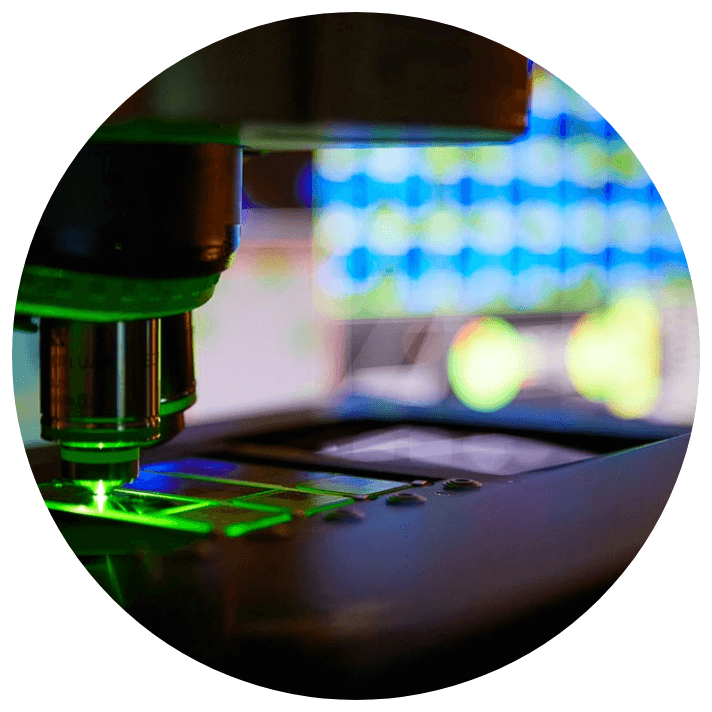 A microscope performing FISH lab services